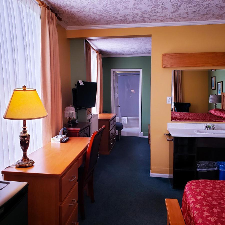 Bay Hotel, &